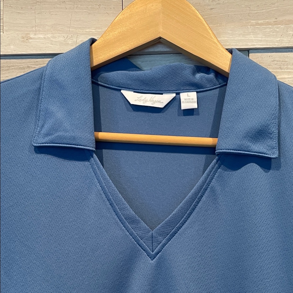 NWOT - Lady Hogan Women's Blue Sleeveless Golf Polo Top - size L - Picture 3 of 4